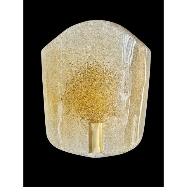 Murano Due lighting is highly sought after for several compelling reasons: • Exceptional Artistic Craftsmanship: Murano...