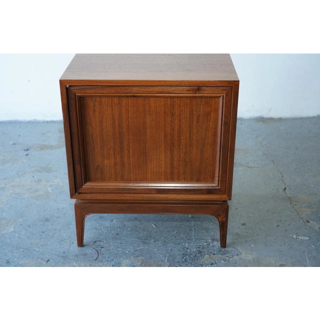 1960s Pair of Restored Mid Century Modern Walnut Nightstands For Sale - Image 9 of 9