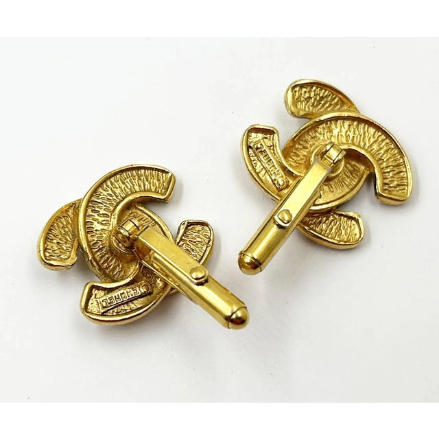 Contemporary 1980s Chanel Rare Vintage Gold Plated CC Quilted Cufflinks, A Pair For Sale - Image 3 of 3