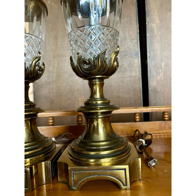 Mid-Century Modern Pair of Vintage Stiffel Brass & Cut Crystal Pineapple Hollywood Regency Table Lamps For Sale - Image 3 of 12