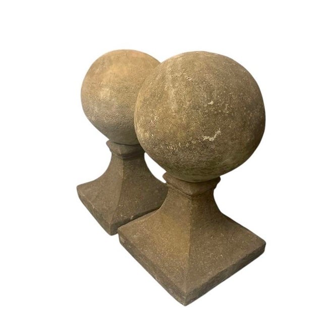 Neoclassical Pair of Vintage Neoclassical Cast Stone Sphere Garden Finials on Pedestal Bases For Sale - Image 3 of 12