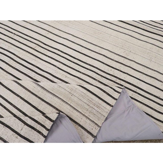 Textile Galerie Shabab Collection Mid-20th Century Turkish Flatweave Large Room Size Rug For Sale - Image 7 of 8