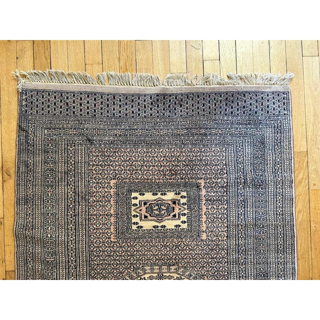 Vintage Rug, Pakistan, 1970s For Sale - Image 6 of 12