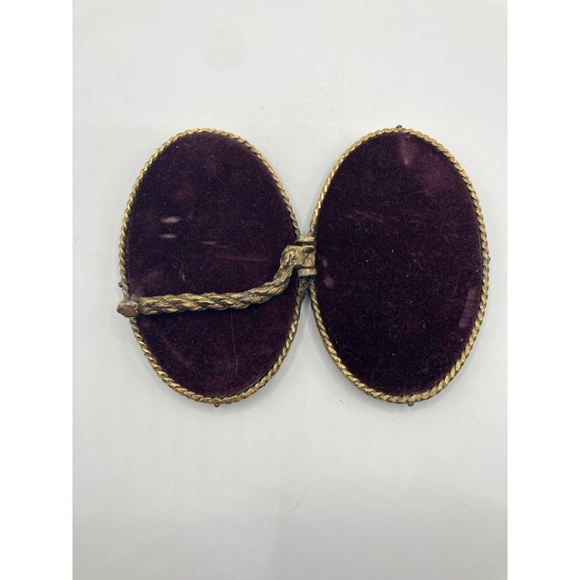 Vintage Mid-Century Hollywood Regency Heavy Gilt Double Oval Rope Frame For Sale - Image 4 of 9