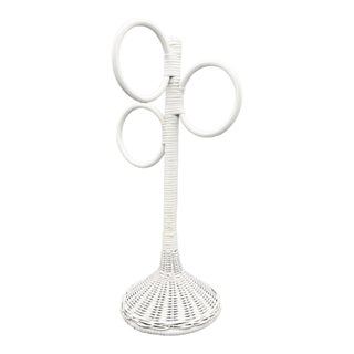 Vintage White Wicker Towel Stand – Boho / Coastal / Hollywood Regency Style For Sale