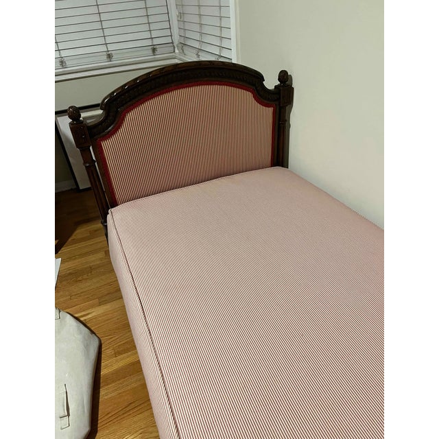 Refurbished and re-upholstered antique Louis XVI daybed. Great condition.