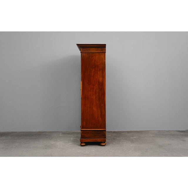 Gründerzeit Wardrobe in Walnut, Late 19th Century For Sale - Image 5 of 18