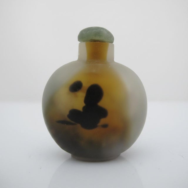 Chinese Natural Silhouette Shadow Agate Snuff Bottle With Green Stopper For Sale - Image 10 of 10