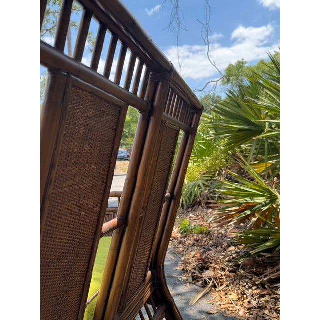 1970s Vintage Bamboo Settee With Custom Lime Green Cushion & Pink Piping – Palm Beach Regency Style For Sale - Image 5 of 5