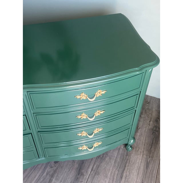 1970’s French Provincial Green Lacquered Dresser of Nine Drawers For Sale - Image 9 of 14