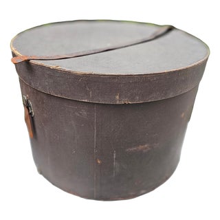 Pre-War Hat Chest by Adolf Hanke, Dresden, 1890s For Sale