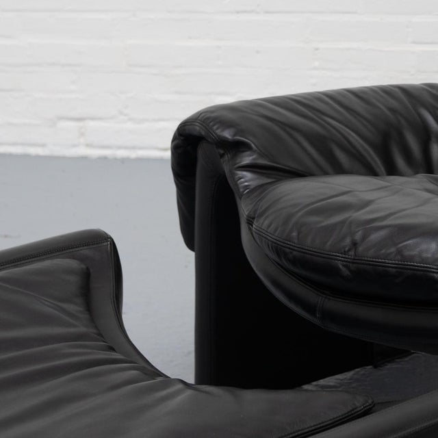 Set of P60 Chair and Ottoman by Vittorio Introini for Saporiti Italia, 1970s For Sale - Image 12 of 18