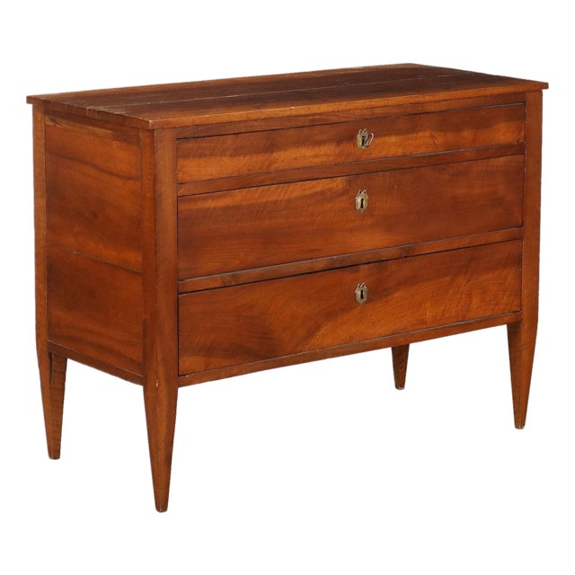 Antique Chest of Drawers in Walnut For Sale