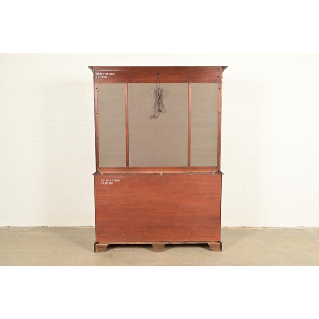 Ethan Allen Knob Creek Georgian Carved Mahogany Lighted Breakfront Bookcase Cabinet For Sale - Image 16 of 18