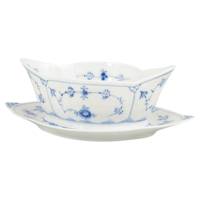 1960s Blue Fluted Plain Sauce Boat with Fixed Stand from Royal Copenhagen, 1967 For Sale - Image 5 of 5