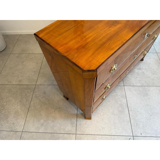 Biedermeier Chest of Drawers in Walnut For Sale - Image 12 of 15