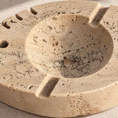Late 20th Century Italian Travertine Marble Fish Ashtray attributed to Fratelli Mannelli, 1970s For Sale - Image 5 of 8