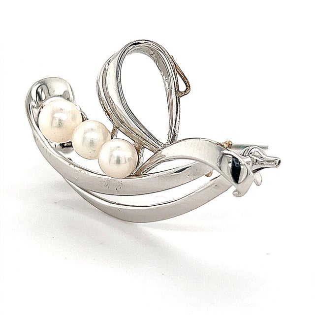 1990s Mikimoto Estate Akoya Pearl Brooch Sterling Silver For Sale - Image 9 of 9