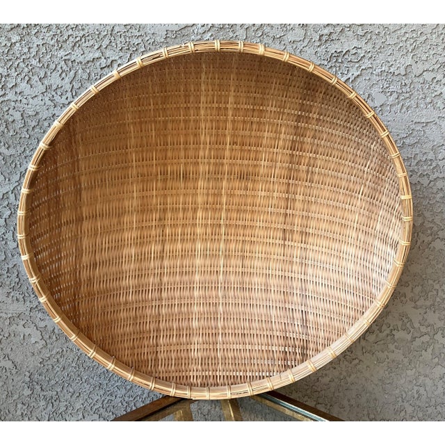In Pristine Pre-Owned Condition. Note: Faux fruit is not included. Take a look at this gorgeous contemporary take on a...