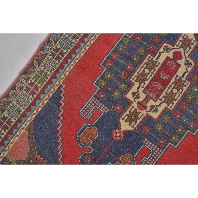 Turkish Handwoven Vintage Oushak With Faded Geometric Medallion For Sale - Image 3 of 10