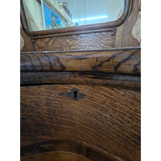 Antique 1890s Serpentine Tiger Oak Dresser With Mirror For Sale In New York - Image 6 of 12
