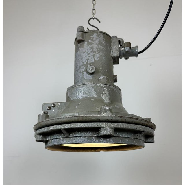Industrial Grey Cast Aluminium Pendant Light, 1960s For Sale - Image 17 of 18