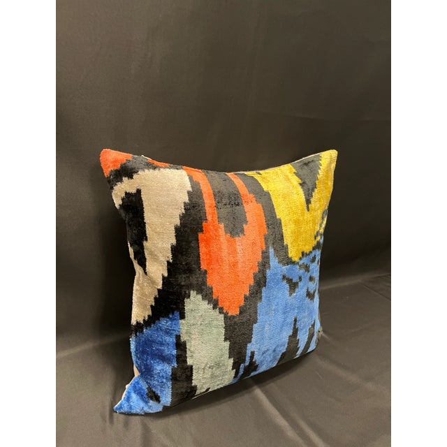 ●Ikats are vibrant fabrics that are hand-dyed and hand-woven. The origins date back to the Turkish people on the Silk Road...