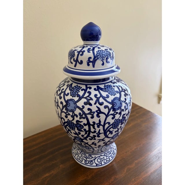 Chinoiserie Chinoiserie Blue and White Porcelain Ginger Jar, Late 20th Century For Sale - Image 3 of 7