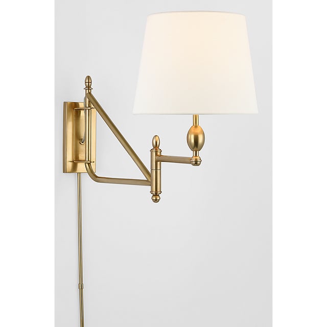 Modern Thomas O'Brien for Visual Comfort Signature Paulo Small Bracket Light in Hand-Rubbed Antique Brass with Linen Shade For Sale - Image 3 of 7