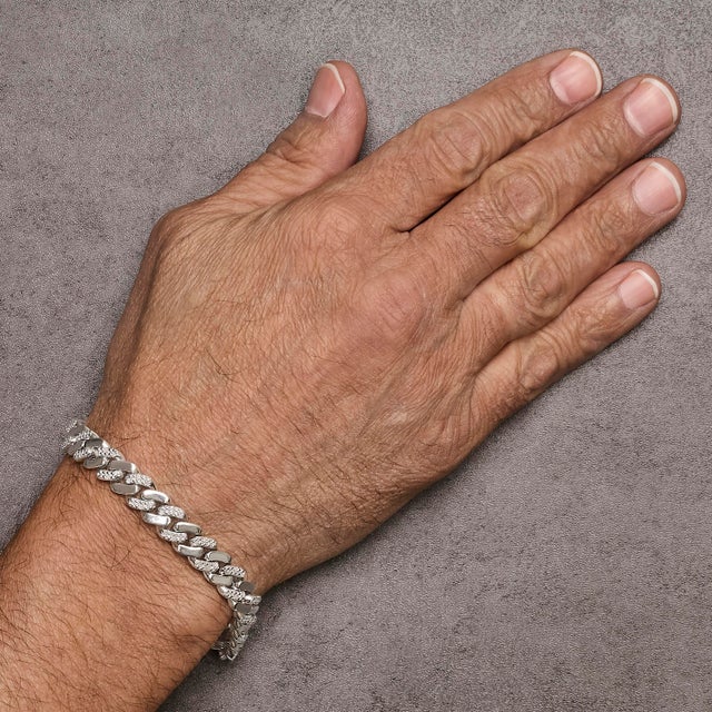.925 Sterling Silver 1/2 Cttw Diamond Cuban Curb Chain Bracelet (I-J Color, I3 Clarity) - 8.5" Inches For Sale - Image 4 of 5