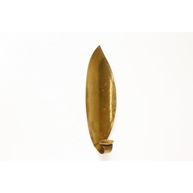 Goldenrod Bauhaus Wall Sconce in Hammered Brass by Hans Heck, 1930s For Sale - Image 8 of 8