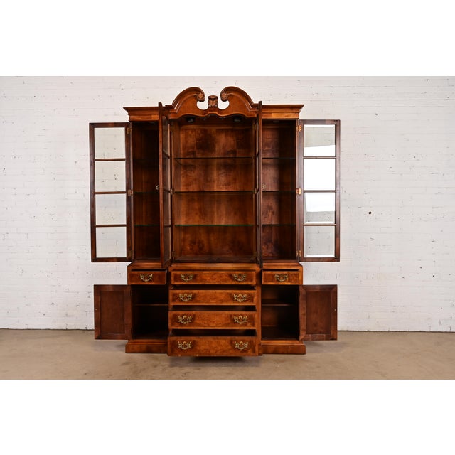 Henredon Henredon Georgian Carved Mahogany and Burl Wood Lighted Breakfront Bookcase Cabinet For Sale - Image 4 of 11