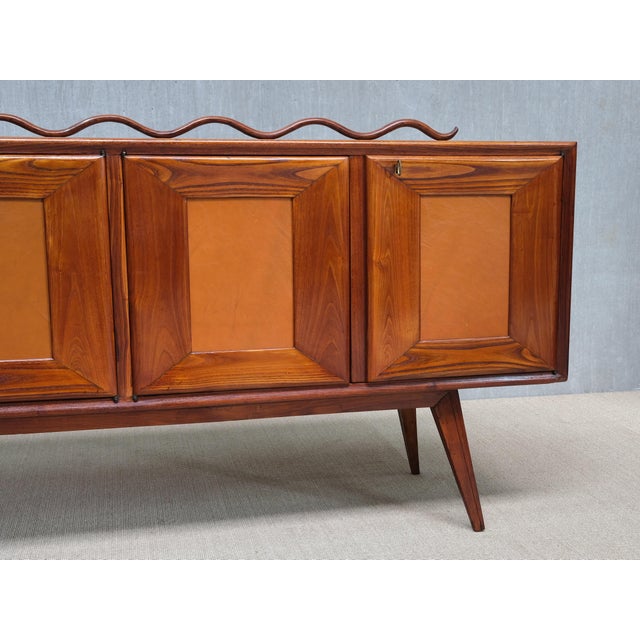 Italian Modern Walnut and Leather Sideboard with Undulating Cornice, 1950s For Sale - Image 4 of 16