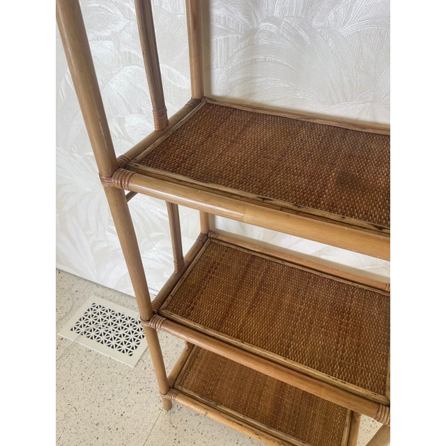 Brown 1960s Italian Bamboo Rattan Bohemian French Riviera Étagère Bookshelf For Sale - Image 8 of 9