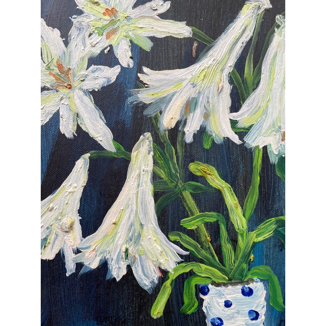2010s "Blue and Red Lilies in a Jug" Contemporary Diptych Oil Paintings by Lu Wray - Set of 2 For Sale - Image 5 of 6