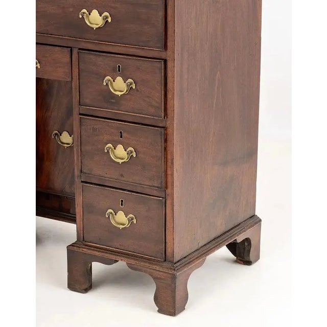 Brown 18th Century Irish Mahogany Secretaire Cabinet Attributed to Christopher Hearn For Sale - Image 8 of 10