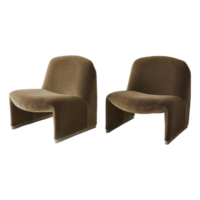 "Alky" Mohair Lounge Chairs Attributed to Giancarlo Piretti for Castelli 1960s For Sale