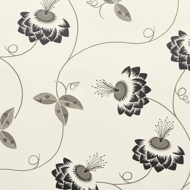 Sample - Schumacher x Neisha Crosland Merlin Wallpaper in Black & Cream For Sale