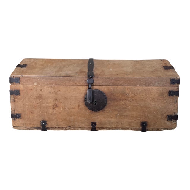 Late 19th Century Early American Trunk For Sale