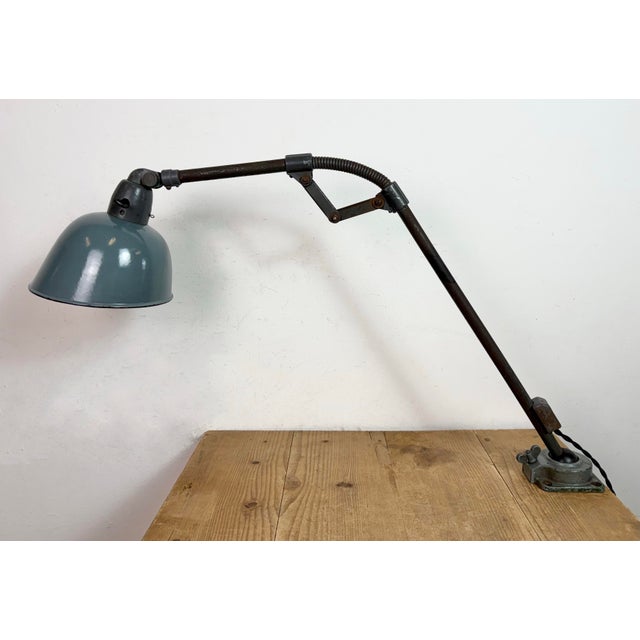 1950s Industrial Grey Enamel Workshop Table Lamp from Siemens, 1950s For Sale - Image 5 of 18