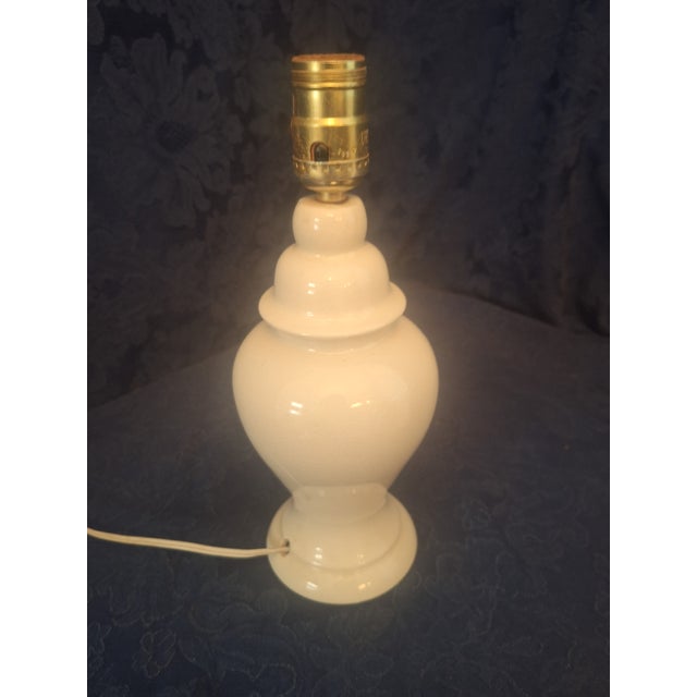 Vintage Cream Ceramic Table Lamp For Sale - Image 4 of 13