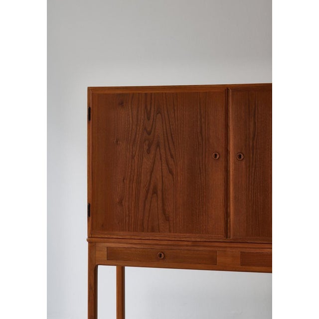 1940s Danish Modern Cabinet in Elm and Pinewood attributed to Børge Mogensen for FDB, 1940s, Set of 2 For Sale - Image 5 of 18