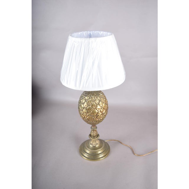 Gold Gold-Toned Pineapple Table Lamp with White Pleated Shade, 1950s For Sale - Image 8 of 15