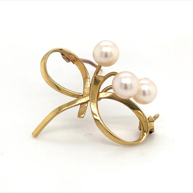 1990s Mikimoto Estate Akoya Pearl Brooch Pin 14k Gold For Sale - Image 10 of 10