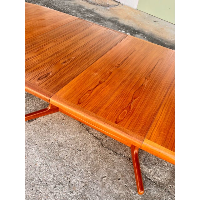 Mid Century Extendable Dining Table by Benny Linden | Includes Full Folding Table Cover For Sale - Image 9 of 12