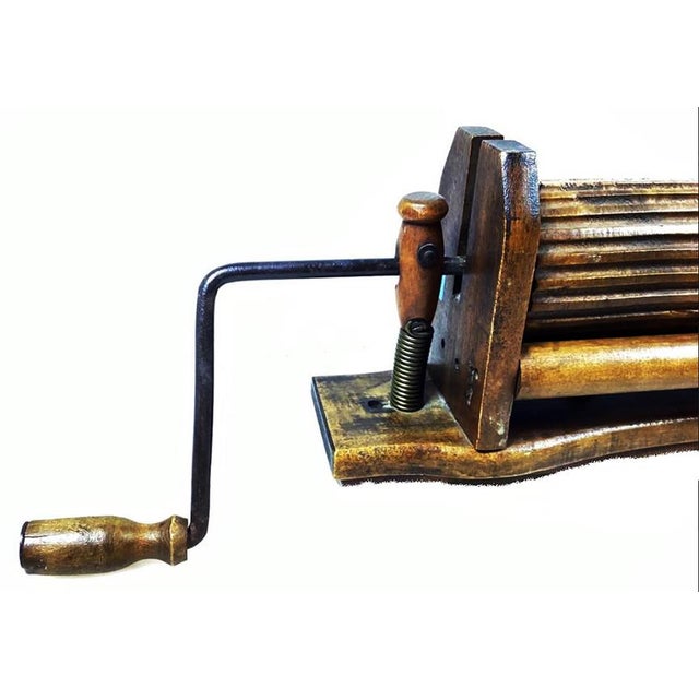 Antique Farmhouse Wooden Clothes Wringer ~ Hand Crank ~ (Circa 1870-80’s) For Sale - Image 4 of 5