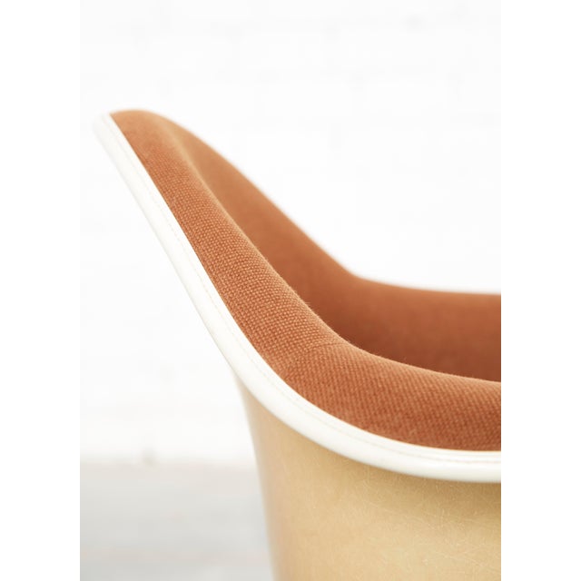 Off-White Dax Fiberglass Chair by Charles & Ray Eames for Vitra, 1990s, Set of 2 For Sale - Image 6 of 18