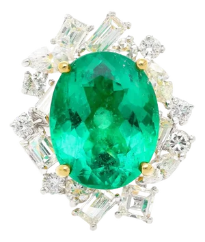 Late 20th Century 6.79 Carat Minor Oil Colombian Emerald and Diamond 18k Gold Ring Size 6