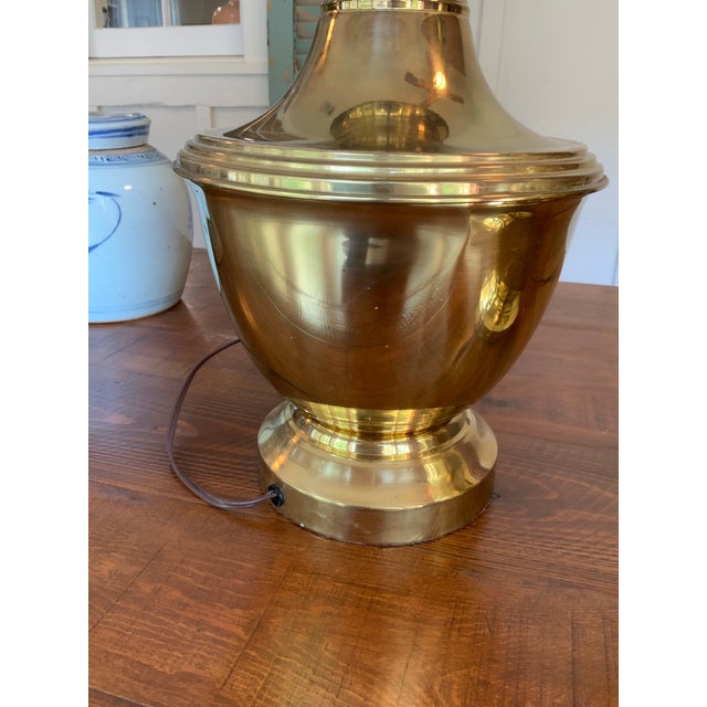 Vintage Brass Ginger Jar Lamps With Brass Finials - A Pair. For Traditional, Palm Beach Regency, Chinoiserie & British Colonial Decor For Sale - Image 9 of 11