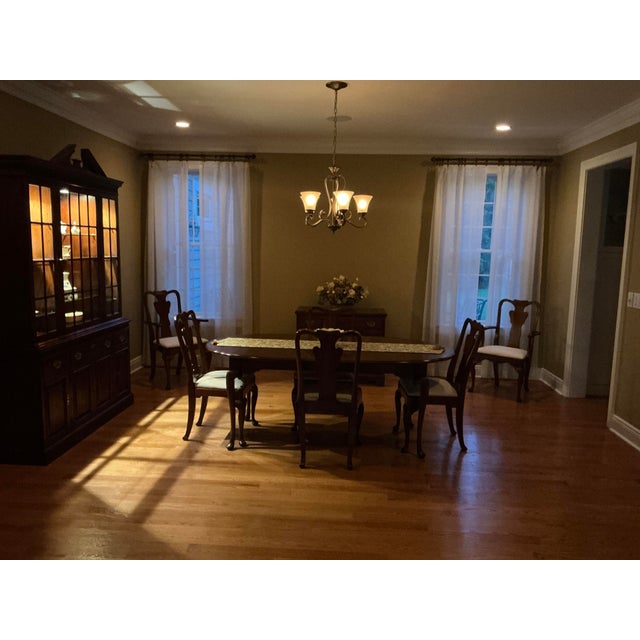 Statton Americana Cherry Dining Room China Closet, Oval Table W 3 Leaves, 6 Chairs. 2 Armed 4 Side, Server With Hinged Split Top Extention, For Sale - Image 13 of 13